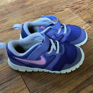 Nike 10 toddler shoes